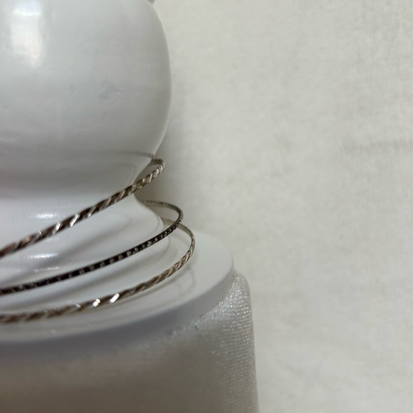 3 slim bracelets - Picture 3 of 8